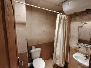 Studio apartment with mountain view at Eagle Rock complex