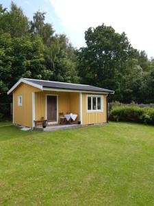 Linds Bed and Breakfast - 3-star hotels in Båstad