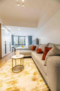 Elegantly furnished studio with swimming pool ,gym and city breathtaking views