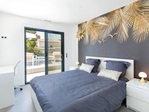 Villa Contemporaine avec Piscine et Climatisation à St Aygulf - FR-1-768-113