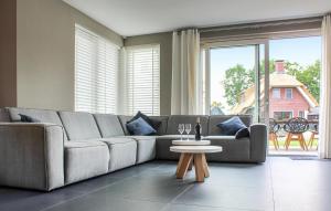 Cozy Home In Idskenhuizen With Wifi