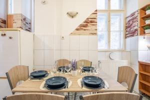 Metropolitan Retreat Blaha Square