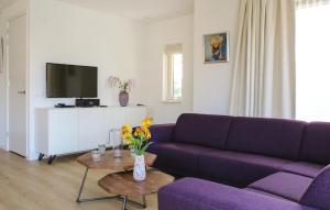 4 Bedroom Nice Home In Idskenhuizen