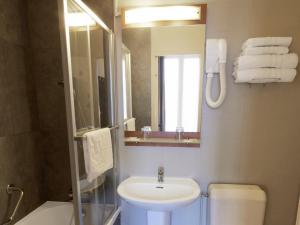 Hotels Hotel Paris Villette : photos des chambres