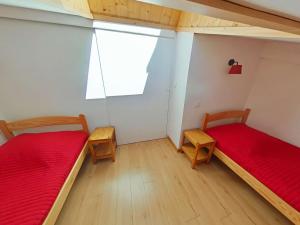Appartements Appt cosy 3 pieces avec mezzanine - 6 couchages, parking, animaux admis - Grand Bornand - FR-1-241-104 : photos des chambres