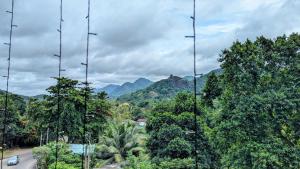 Royal Lion Hotel - Kandy Road, Galagadara