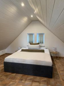 Vetera Sayn - Historisch wohnen, modern genießen auf 2 Etagen