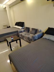 Shell Residences MOA 2 beds by Dads