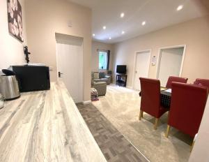 Private 1st Floor Apartment - Perfect for Port of Dover, Eurotunnel and Short Stays