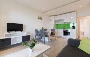 Apartman Mia 6 - Omis by Villas Guide