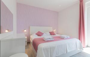 Apartman Mia 7 - Omis by Villas Guide