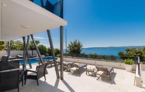 Apartman Mia 7 - Omis by Villas Guide