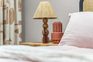 Luxury 2-Bed with Balcony & Secure Parking