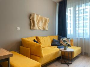 Apartment with Free Underground Parking by COSHER