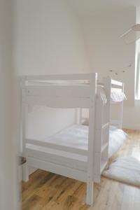Maisons de vacances Chateau du Bost, 21 personnes, piscine, Beaujolais, Blace proche Lyon : photos des chambres