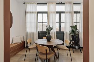 Reis - 3 bedrooms and balcony in Vila de Gràcia