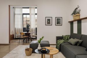 Reis - 3 bedrooms and balcony in Vila de Gràcia