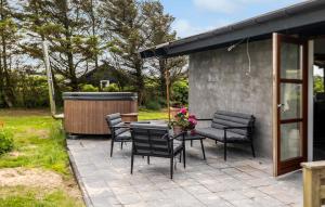 3 Bedroom Beautiful Home In Løkken