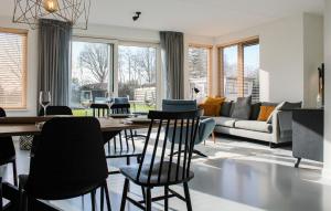 Stunning Home In Idskenhuizen - With Wifi