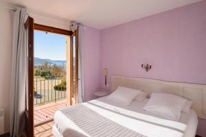 Hotels Hotel Sainte Anne : Chambre Lit Queen-Size avec Balcon
