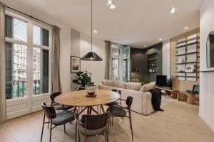 Hidiv - 3 bedrooms and terrace in Eixample Dreta