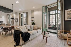 Hidiv - 3 bedrooms and terrace in Eixample Dreta