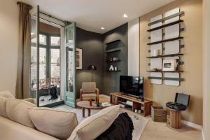 Hidiv - 3 bedrooms and terrace in Eixample Dreta