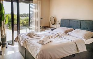 Nice Home In Tar With Private Swimming Pool