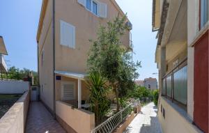 One Bedroom Nice Apartment In Podgora 