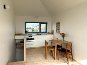 Maisons de vacances Small house with sea view : photos des chambres