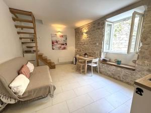 Studio Appartment & Rooms Old Town