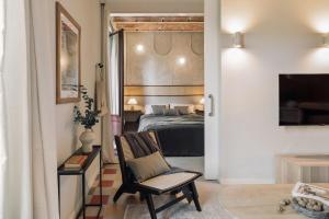 Nal - 2 bedrooms, office and balcony in Eixample Dreta