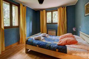 Domme Villa 6 beds 8p secluded woodland with pool