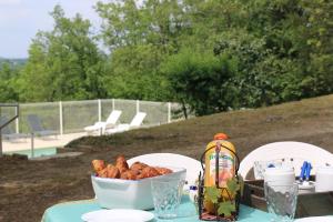 Domme Villa 6 beds 8p secluded woodland with pool