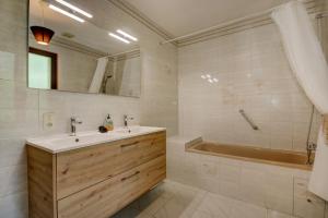 Villas Domme Villa 6 beds 8p secluded woodland with pool : photos des chambres