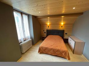 Hotels Logis Hotel & Spa Beau-Site : Appartement 2 Chambres avec Balcon