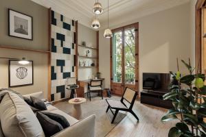 Ada - 2 bedrooms and balcony in Eixample Dreta