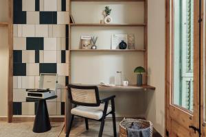 Ada - 2 bedrooms and balcony in Eixample Dreta