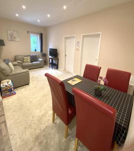 Private 1st Floor Apartment - Perfect for Port of Dover, Eurotunnel and Short Stays