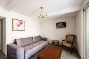 Hébergement et GARAGE au cœur des remparts -sans cuisine