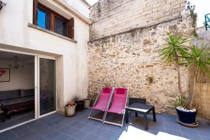 Hébergement et GARAGE au cœur des remparts -sans cuisine