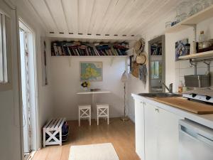 Havsnära sommarhus på Älgö