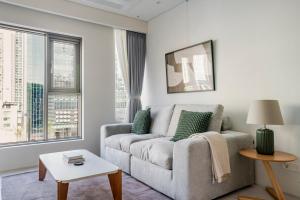 Blueground Cheongdam city view nr Han River SEL-31 - Apartmány, Soul