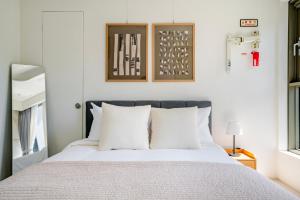 Blueground Cheongdam city view nr Han River SEL-31