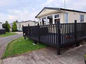 Tranquil Lodge Retreat in Scunthorpe Countryside