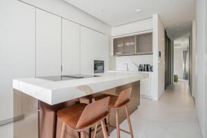 Blueground Cheongdam-dong city view nr Han River SEL-33