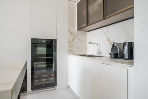 Blueground Cheongdam-dong city view nr Han River SEL-33