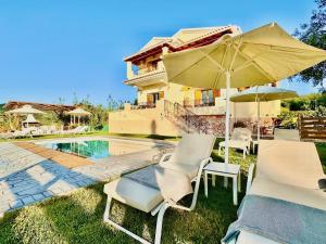 Luxury Villa Makris with private heatable pool by DadoVillas