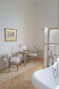 Maisons de vacances Chateau du Bost, 21 personnes, piscine, Beaujolais, Blace proche Lyon : photos des chambres