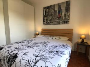 Spacious 3 bed App with pool 5min to JLP beach Ideal for 2 families or 8 people